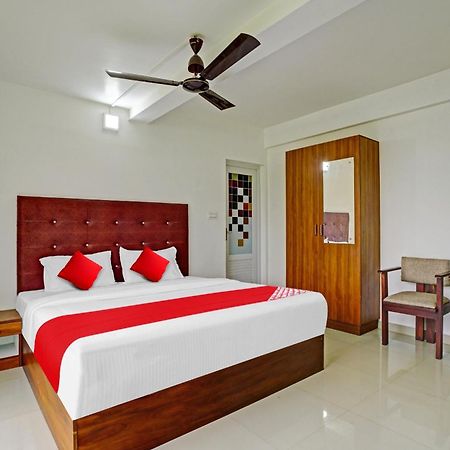 Oyo Flagship 81260 Star Lights Hotel Munnar Exterior photo