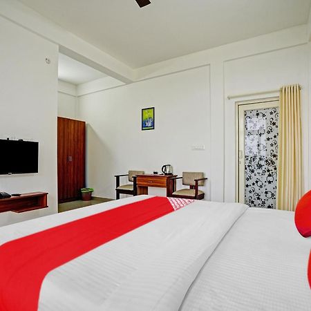 Oyo Flagship 81260 Star Lights Hotel Munnar Exterior photo