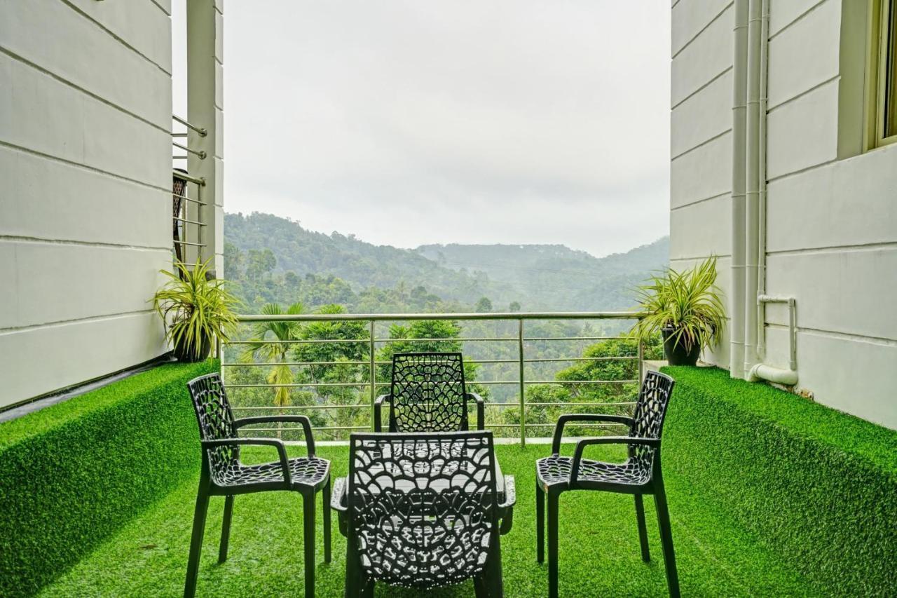 Oyo Flagship 81260 Star Lights Hotel Munnar Exterior photo