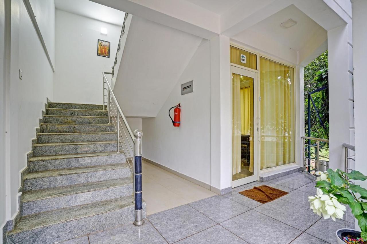 Oyo Flagship 81260 Star Lights Hotel Munnar Exterior photo
