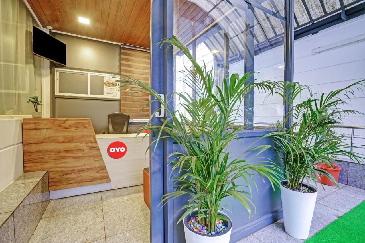 Oyo Flagship 81260 Star Lights Hotel Munnar Exterior photo