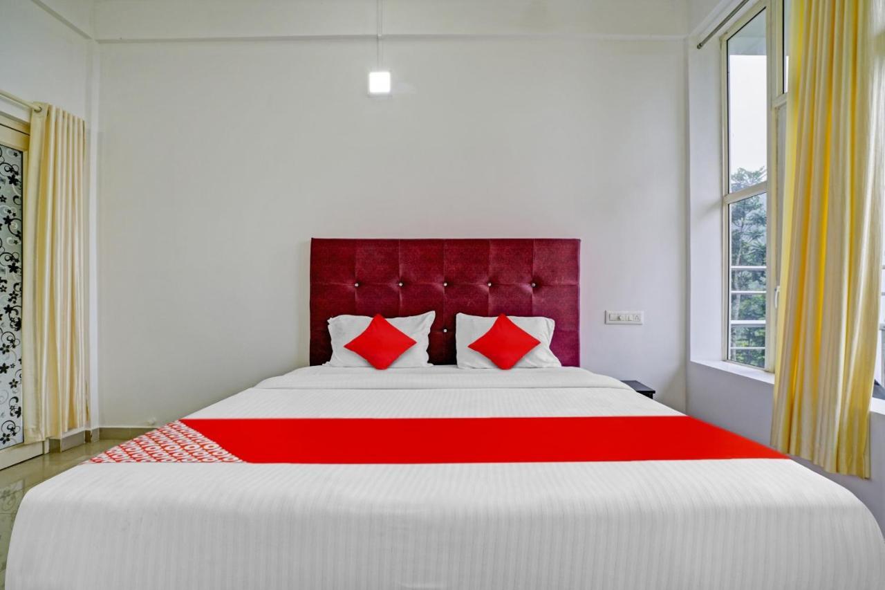 Oyo Flagship 81260 Star Lights Hotel Munnar Exterior photo