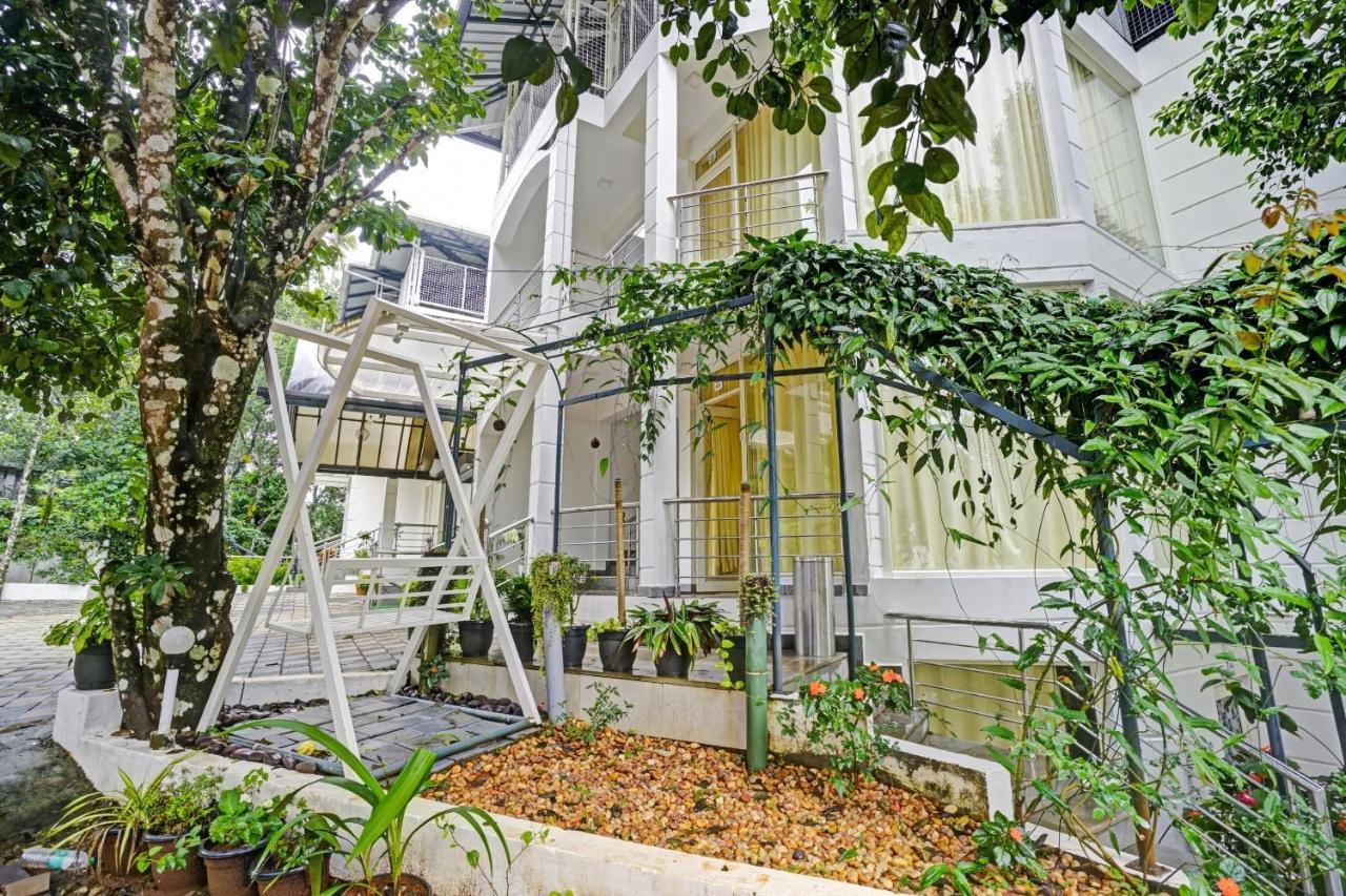 Oyo Flagship 81260 Star Lights Hotel Munnar Exterior photo