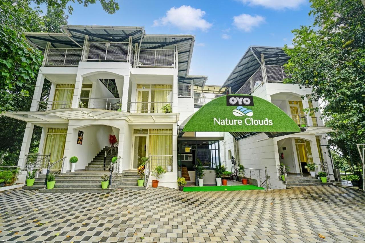 Oyo Flagship 81260 Star Lights Hotel Munnar Exterior photo