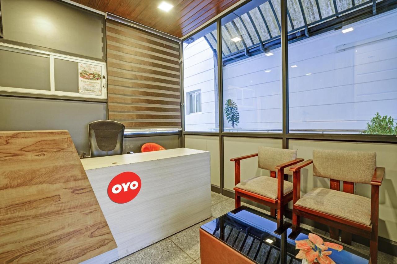 Oyo Flagship 81260 Star Lights Hotel Munnar Exterior photo
