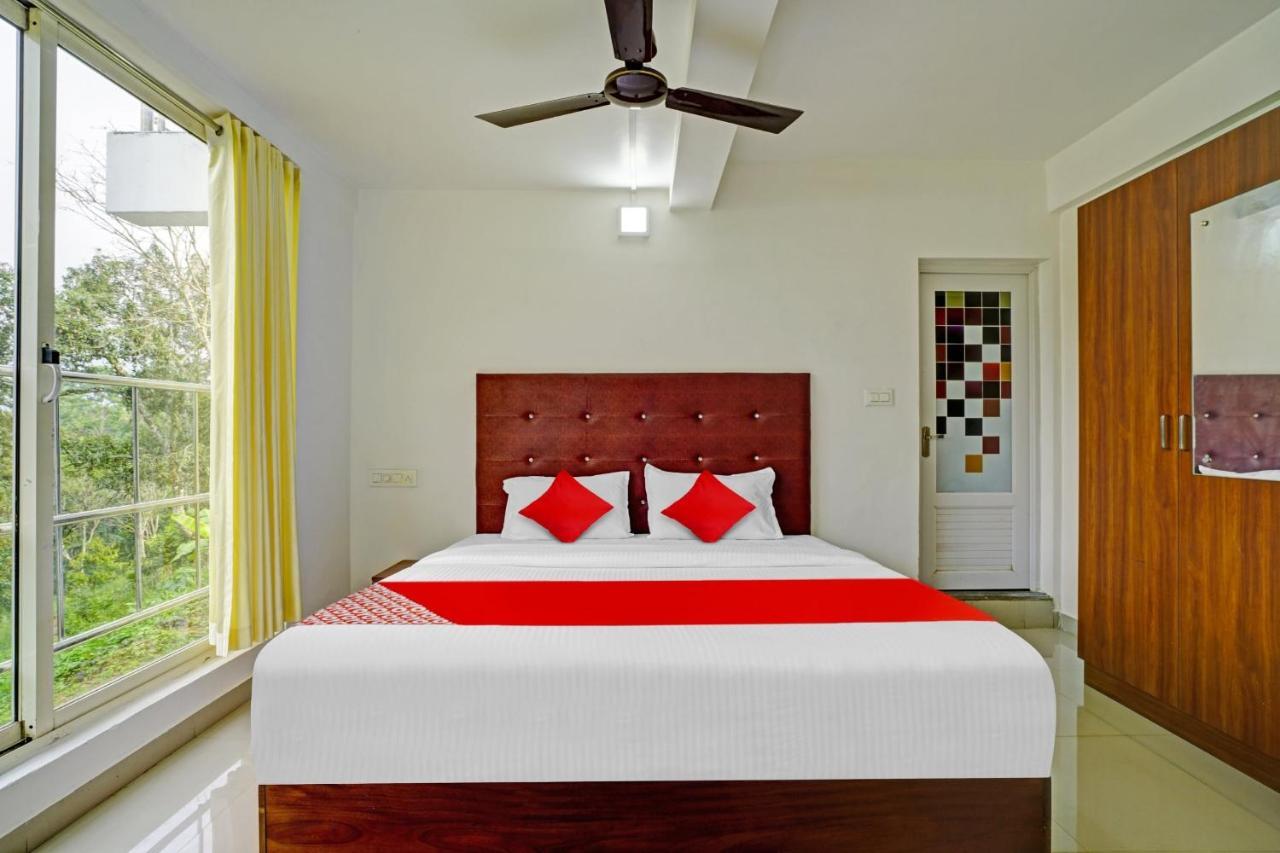 Oyo Flagship 81260 Star Lights Hotel Munnar Exterior photo