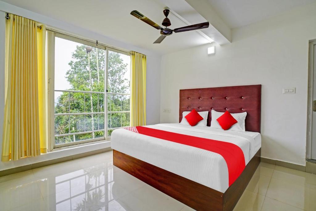 Oyo Flagship 81260 Star Lights Hotel Munnar Exterior photo